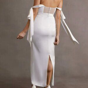 AZAZIE LOEY --Satin Diamond White Sheath Sweetheart Neckline Stretch Satin Dress